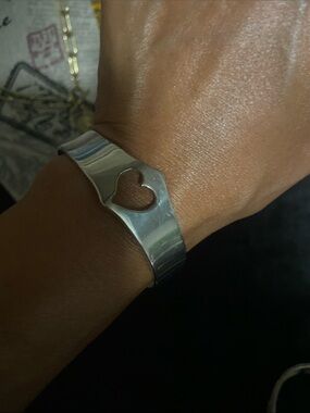 Polished Silver Heart Cutout - Classic Silver Bracelet